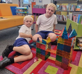 Brilliant Builds 350x315 Children enjoying Brilliant Builds